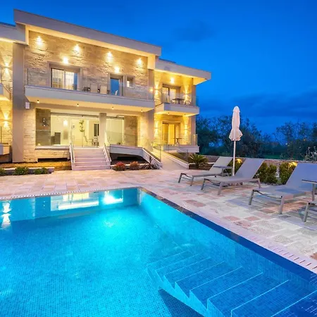 Supreme Luxury Hotel de apartamente