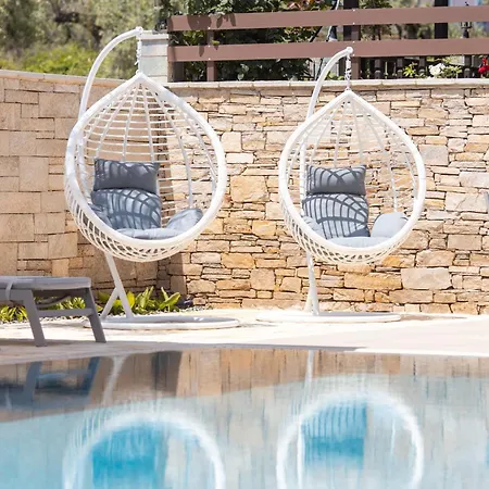 Supreme Luxury Aparthotel 4*