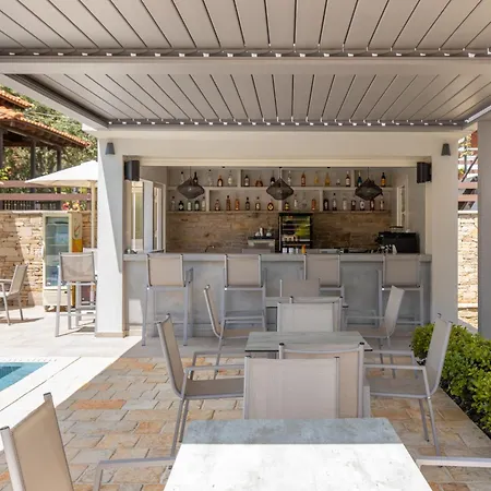 Supreme Luxury Apartahotel